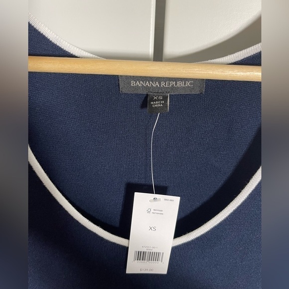 GORGEOUS BANANA REPUBLIC knit sweater dress, tank. Navy blue & white. NWT. XS. - Picture 2 of 9